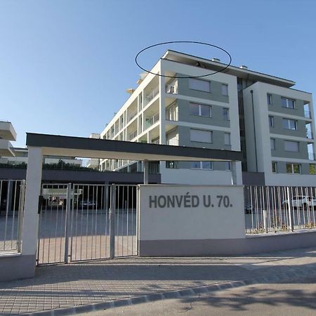 Silver Gray Appartment Балатонлеле Екстериор снимка